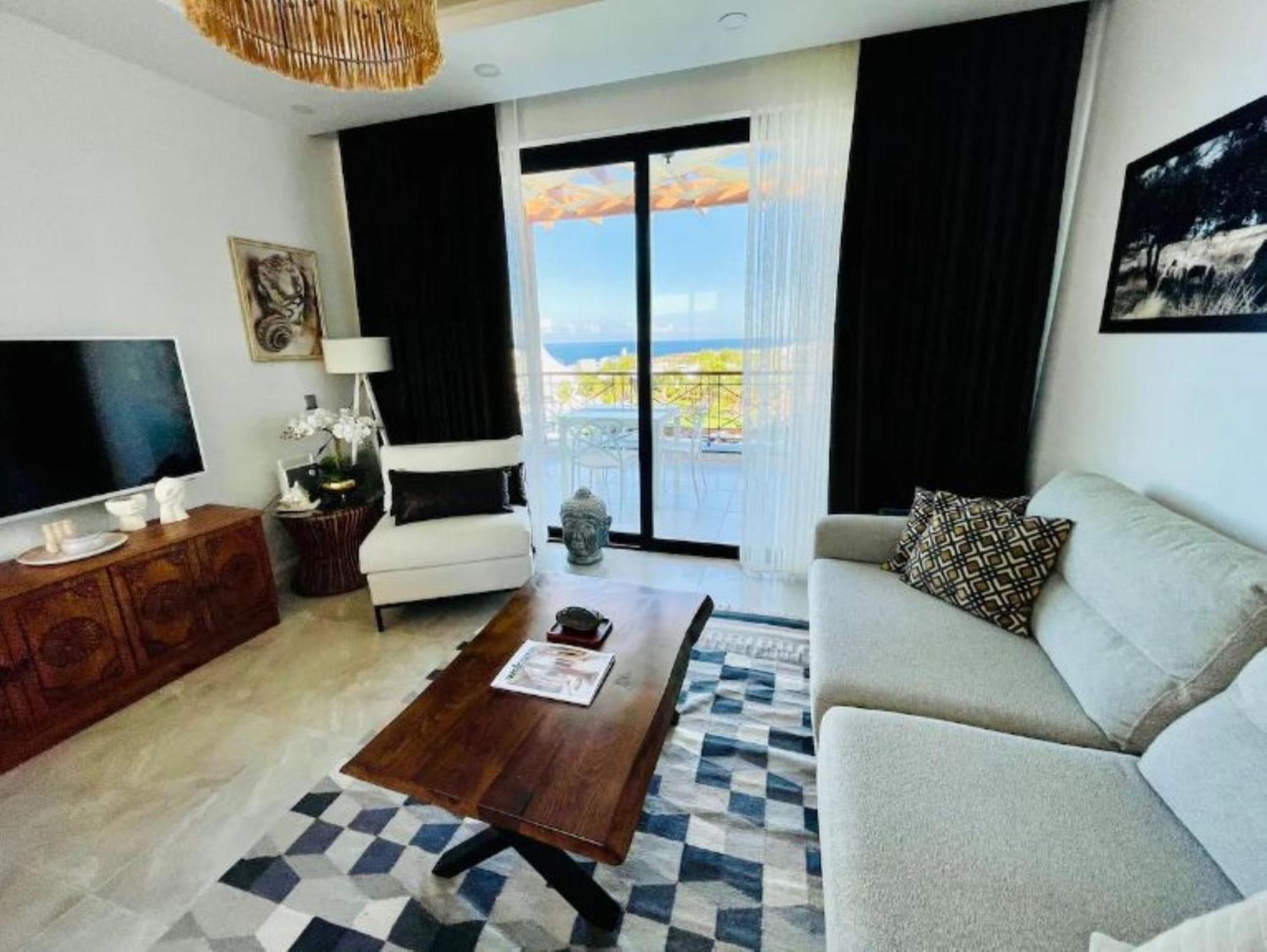 Luxurious Seafront Penthouse Leilighet Kerýnia Eksteriør bilde