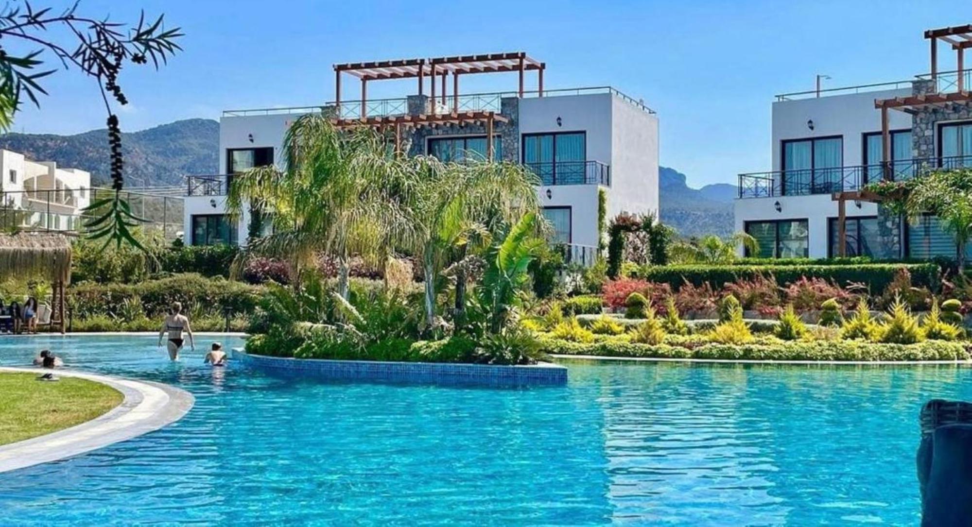 Luxurious Seafront Penthouse Leilighet Kerýnia Eksteriør bilde