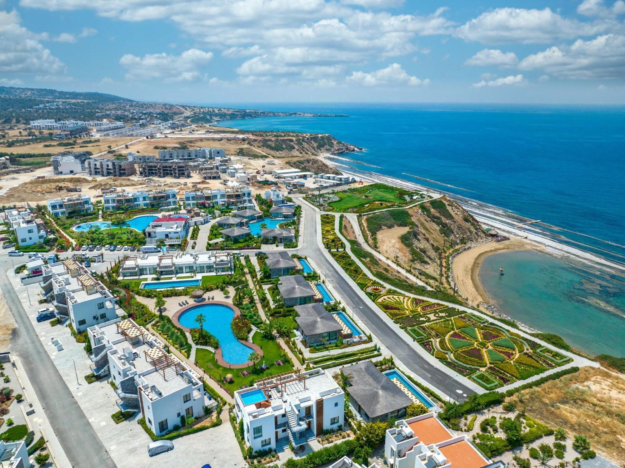 Luxurious Seafront Penthouse Leilighet Kerýnia Eksteriør bilde
